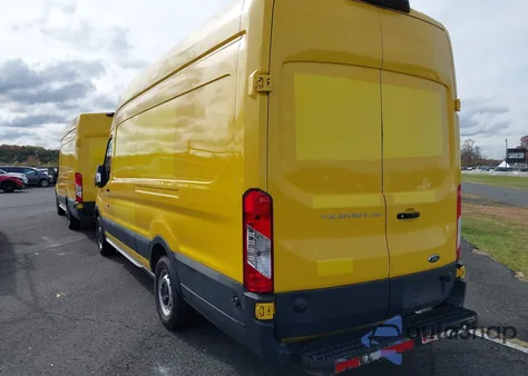 2019 Ford Transit-250 z USA, uszkodzony, nr VIN 1FTYR3XM4KKA38695